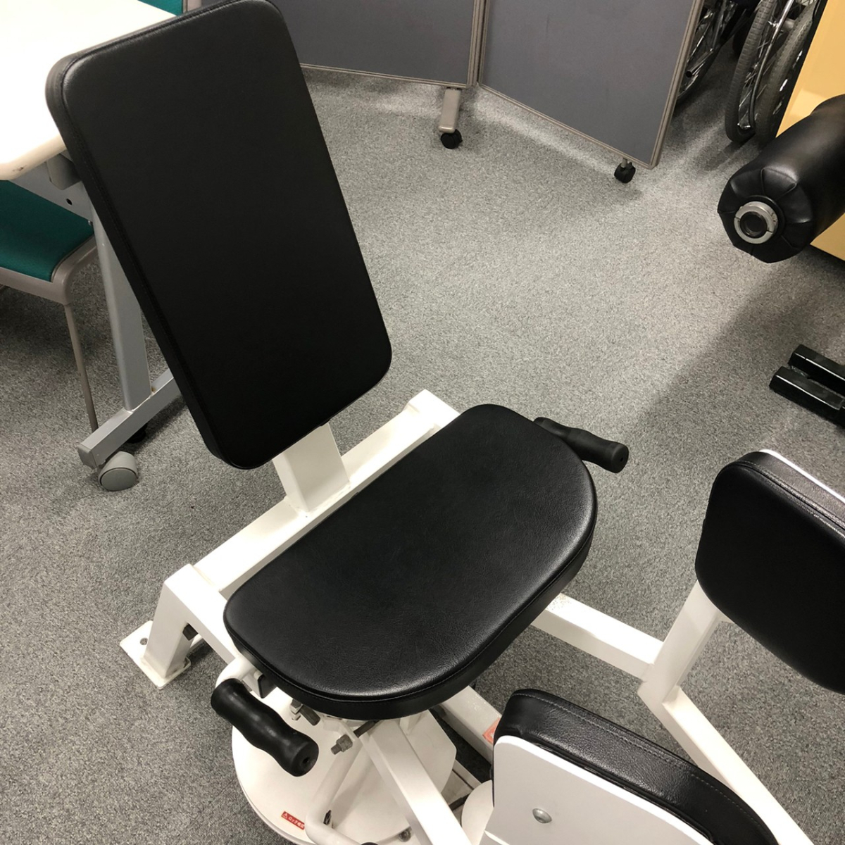 ヒップアブダクション（中古）（CYBEX）-ジムガレージ